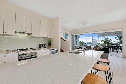 Silver, Sunrise Beach