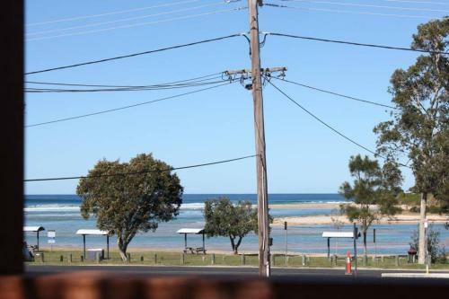 Lakehouse On Oxley