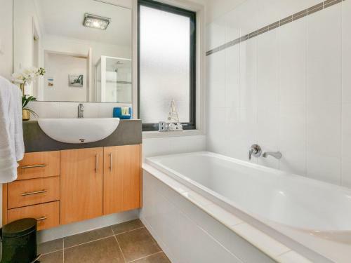 Bonnie Skye