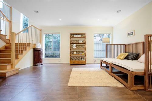 Magnificent Lux Stay@mont Albert 4br/wifi/garage