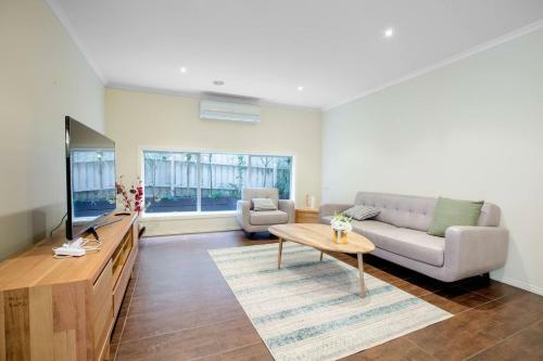 Magnificent Lux Stay@mont Albert 4br/wifi/garage