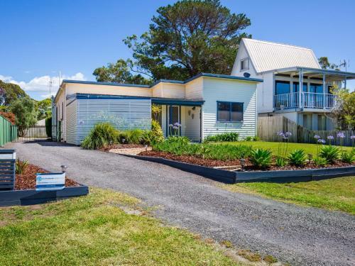 Quay Haven I Pet Friendly I Directly Opposite Beach
