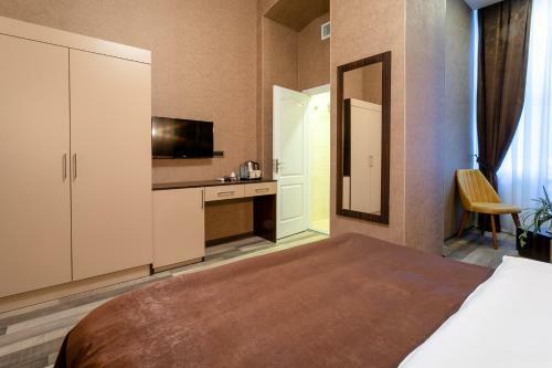 Shalimar Hotel In Fountain Square