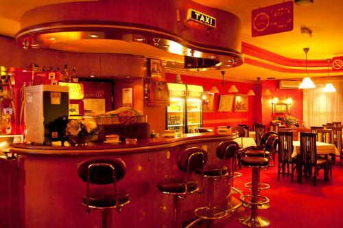 Taxi Bar Motel