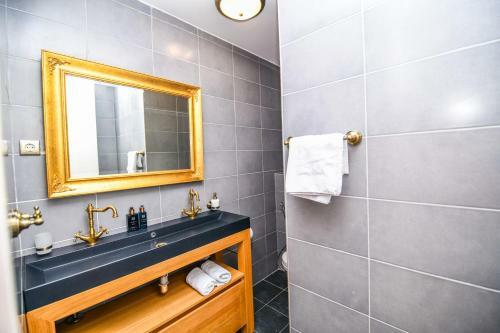Modern 2bdr Apartment-best View- Free Parking