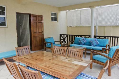 Villa Three Bedroom Apartment On The Beach