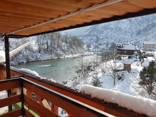 Brvnara - Winter House