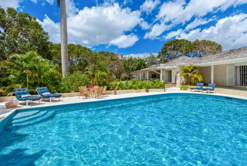 Molyneux Villa Sleeps 6 With Pool And Air Con