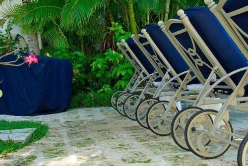 Villa Emerald Beach 4 Plumbago