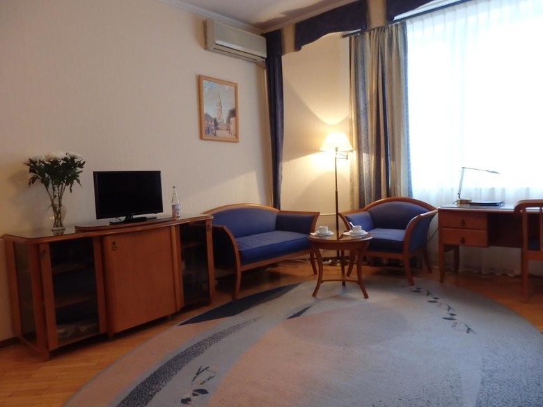 Ozerkovskaya Hotel
