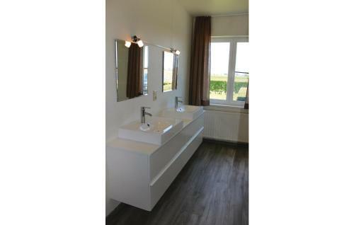 Three-bedroom Holiday Home In Diksmuide