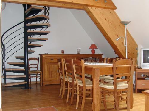 Comfortable Holiday Home Near Forest In Macon