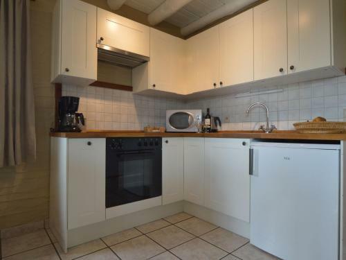 Spacious Holiday Home In Mont With Garden