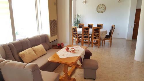 Hostal Rosarium Residence Guest House