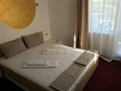 Hostal Guest House Theona