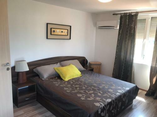 Secluded Residence With Fireplace Close To Beach