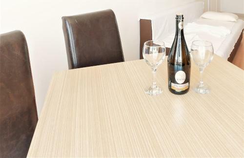 Seaside Garden 2 Bedroom Apartment For 4+1 Pax