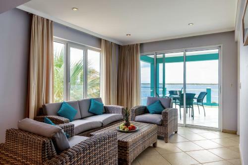 Oceanfront Apartment Dolphin At Den Laman