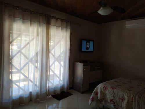 Casa Confort�vel Com Piscina Na Praia de Tucuns