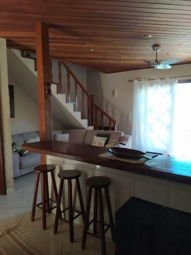 Casa Confort�vel Com Piscina Na Praia de Tucuns