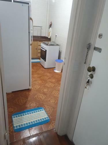 Apartamento Inteiro. Pompeia. 100mts Da Praia.