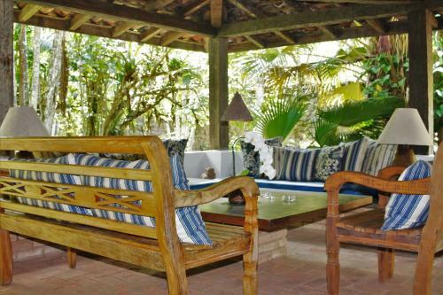 Apartamento Cachoeira E Praia Em Siri�ba