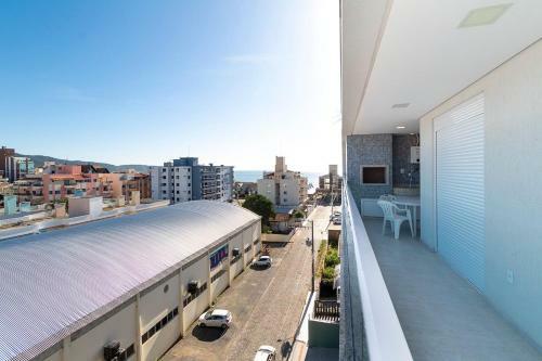 Apartamento 2 Dormit�rios A 80 Metros Do Mar