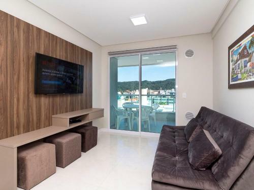 Apartamento 2 Dormit�rios A 80 Metros Do Mar