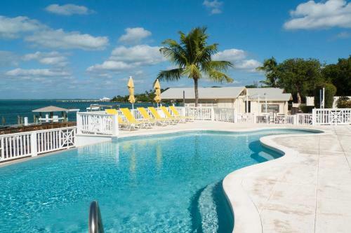 Hotel Romora Bay Resort & Marina