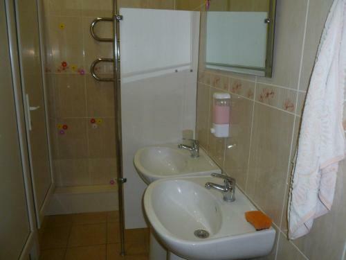 Hostel 85