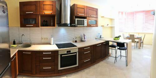 Paulmarie Apartments On Prs. Stroiteley