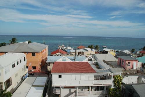 Hotel Coastalbay 2
