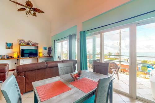 Suite E302 @ Mara Laguna