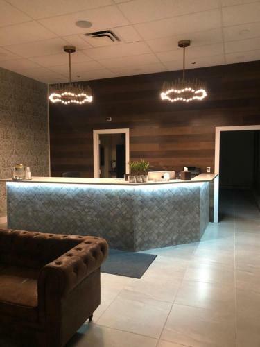 Camrose Le Chateau Hotel