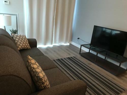 Apartamento Modern Condo With Lake Views
