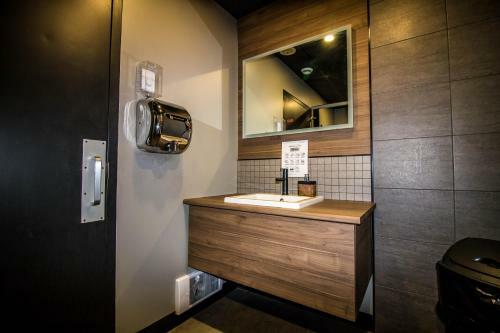 Companion Hotel Motel