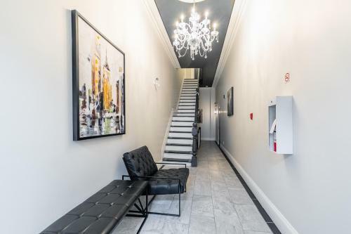 Upscale 1br - Boutique Apartment - Prime Location Downtown!