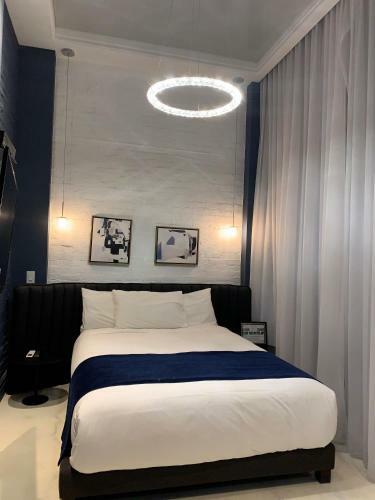 Hostal Room In Apartment - Studio Downton Musees District