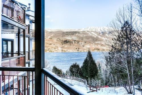 Chic Mt-tremblant Condo With View On The Lake