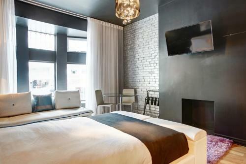 A Design Studio In Golden District Mcgill Downtown