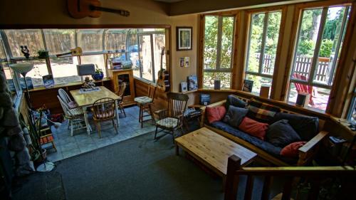 Albergue Up The Creek Backpacker's Lodge