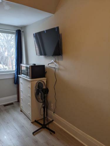 Hostal Toronto Furnished Living Rooms