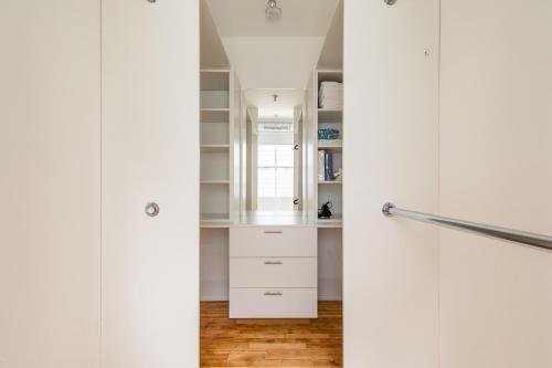 Apartamento Steps From Queen Street - Stylish And Upscale 2br Loft!