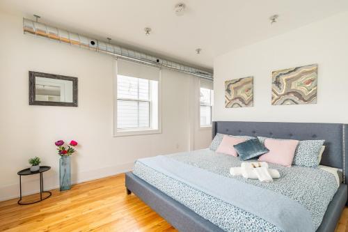 Apartamento Steps From Queen Street - Stylish And Upscale 2br Loft!