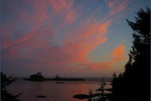 Bostrom's B&B On Little Beach Bay