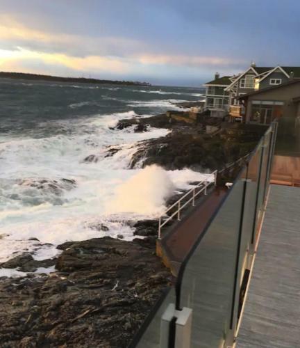 *10 Mile Point Stunning Oceanfront