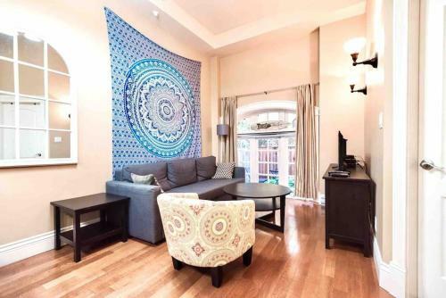 Luxe Condo W/ Private Garden Downtown Victoria