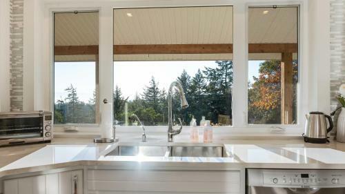 Kaliana Sanctuary With Stunning Views