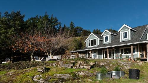 Kaliana Sanctuary With Stunning Views