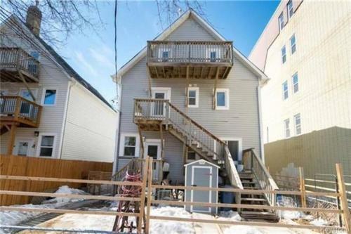Cozy Home Broadway Great Location With Parking